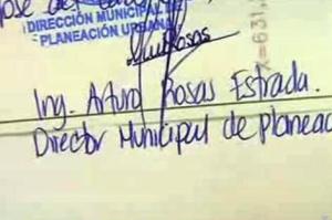 La polémica firma, que de ser falsa, demostaría además que opera una red de delincuencia organizada en el ayuntamiento cabeño.