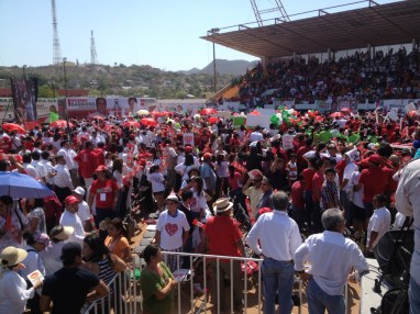 2 arriba enrique peña nieto al estadio