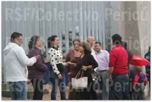 3 - 1 afuera del cereso esperan a narciso