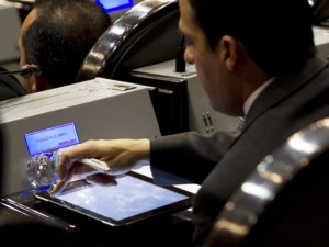 2 - 1 ipad para los diputados