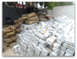 2 - 1 trailer con cargamento de droga pgr2