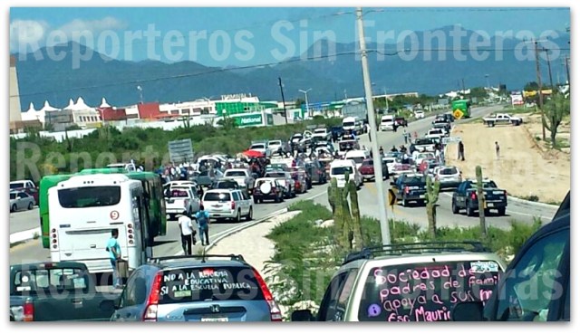 2 - 1 bloqueo aeropuerto sabado los cabos