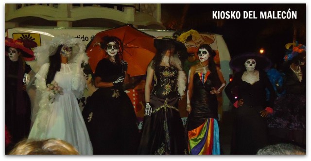 2 - 1 catrinas kiosko la paz