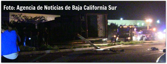 2 - 1 trailer contra taxi en cabo san lucas 2