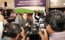 2 - 1 esthela ponce encuentro medios de comunicacion