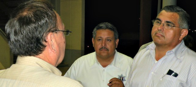 2 - 1 planton palacio municipal 001