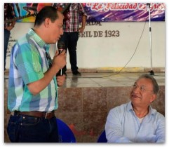 2 - 1 senador isaias con su equipo 003