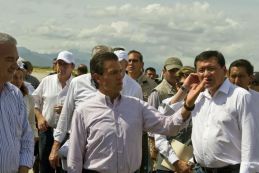 2 - 1 fede peña nieto marcos y chong