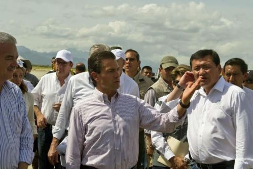 2 - 1 fede peña nieto marcos y chong