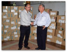 2 - 1 donativo de medicinas senador isaias