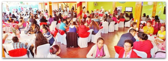 MUJERES CON ISAIAS 002