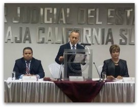 2 gallo en su informe