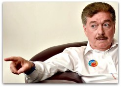 KIKO VEGA GOBERNADOR