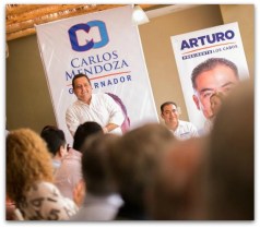 1 a carlos mendoza y arturo en reunion 48485356