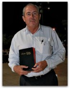 leonel con la biblia ya se hizo bueno
