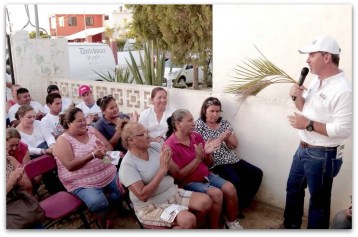 1 a alberto treviño con las familias 4