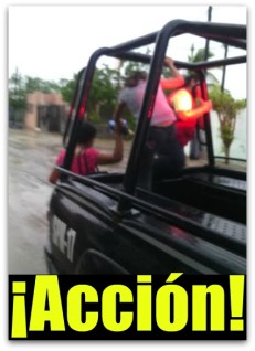 1 ahi estan los policias rescatando familias