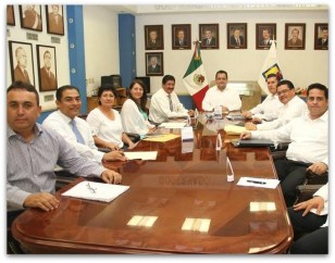 0 a carlos mendoza con los alcaldes de bcs