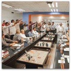 0 a cabildo de la paz toman protesta armando martinez