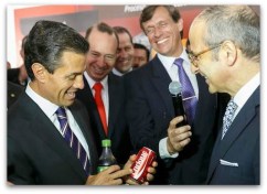0 a a a enrique con su cocacola peña nieto