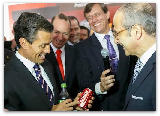 0 a a a enrique con su cocacola peña nieto