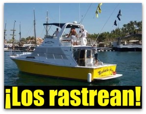 0 a muchacho alegre embarcacion