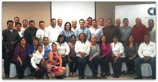 0 a rigo sento a los dirigentes del pan y les leyo la cartilla a cada uno