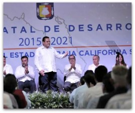 0 a carlos mendoza davis en su plan presentacion