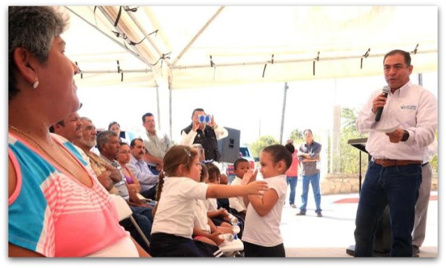 0 a gira de entrega de obras los cabos 003