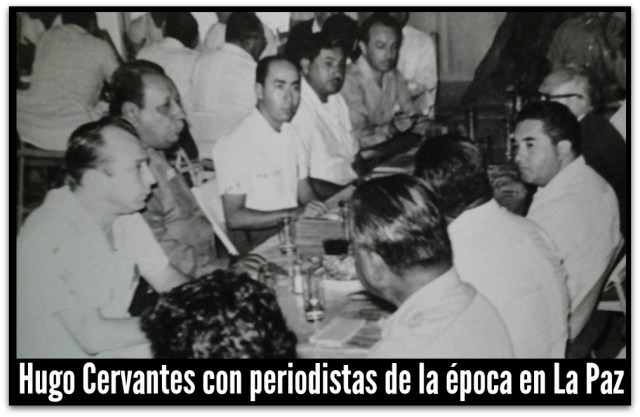 0 a hugo cervantes del rio con periodistas de la época