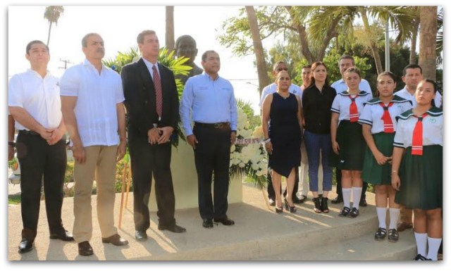 0 A ALCALDE ARTURO DE LA ROSA EN HOMENAJE A JUAREZ