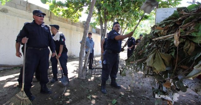 0-a-policias-de-la-paz-limpieza-newton