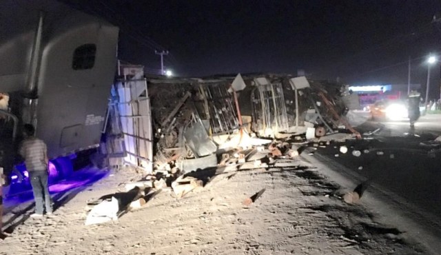 ciudad-constitucion-trailer-accidente-01