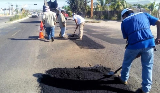 0-a-a-bacheo-en-calles-de-la-paz