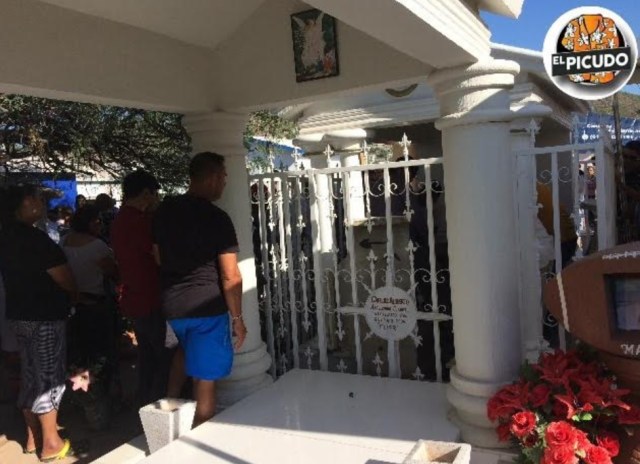 0-a-esthela-de-juarez-esposa-del-conono