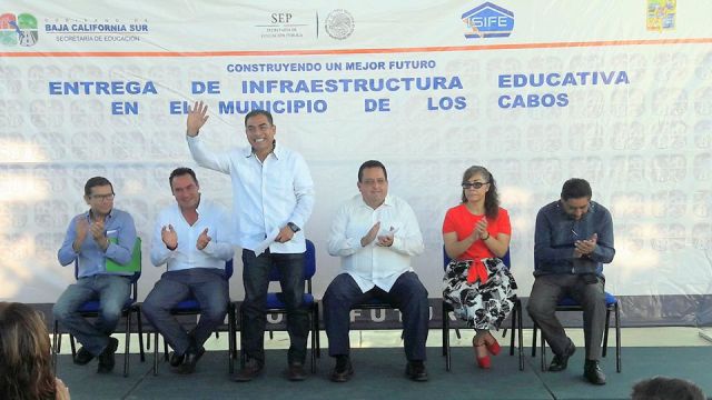 0-alcalde-arturo-y-gobernador-en-obras-educativas