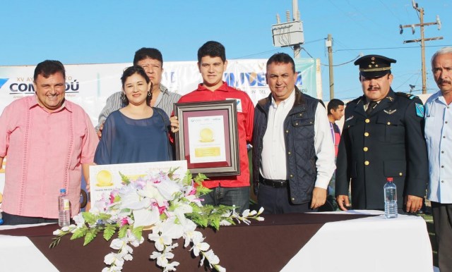 0-a-a-desfile-comondu-02