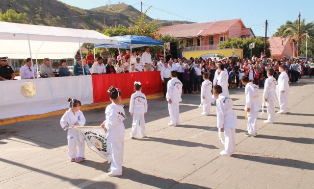 0-a-a-desfile-en-mulege-3