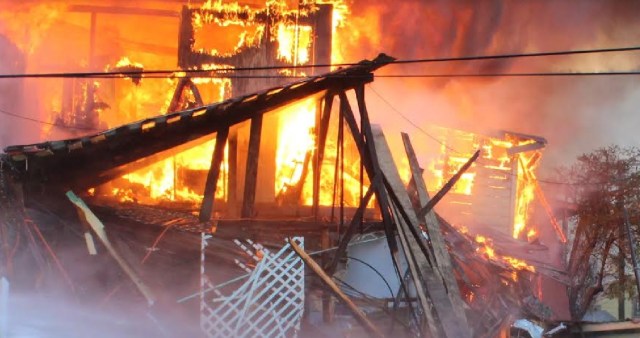 0-a-a-a-pirotecnia-incendio