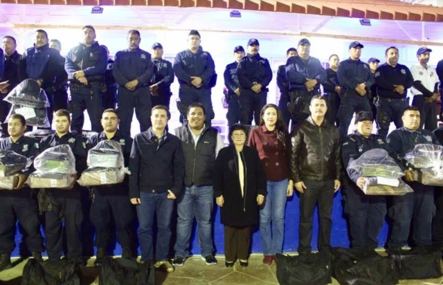 0-a-a-a-uniformes-policia-mulege