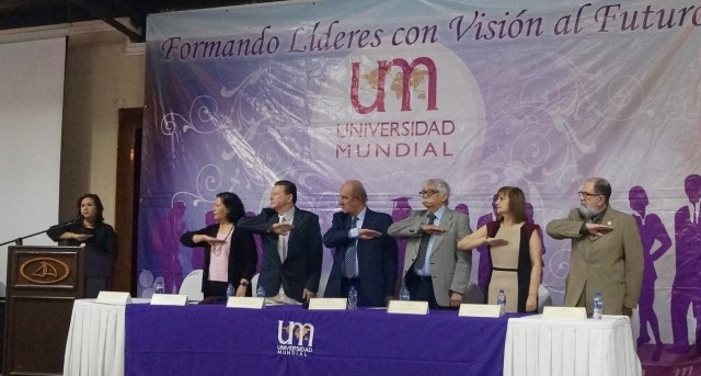 0-a-universidad-mundial-graduacion