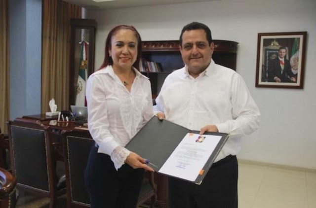 0-a-a-a-carlos-mendoza-y-contralora